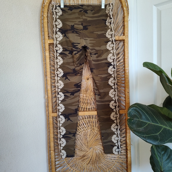 Johnny Was Embroidered Camo Green Leggings - Picture 5 of 7